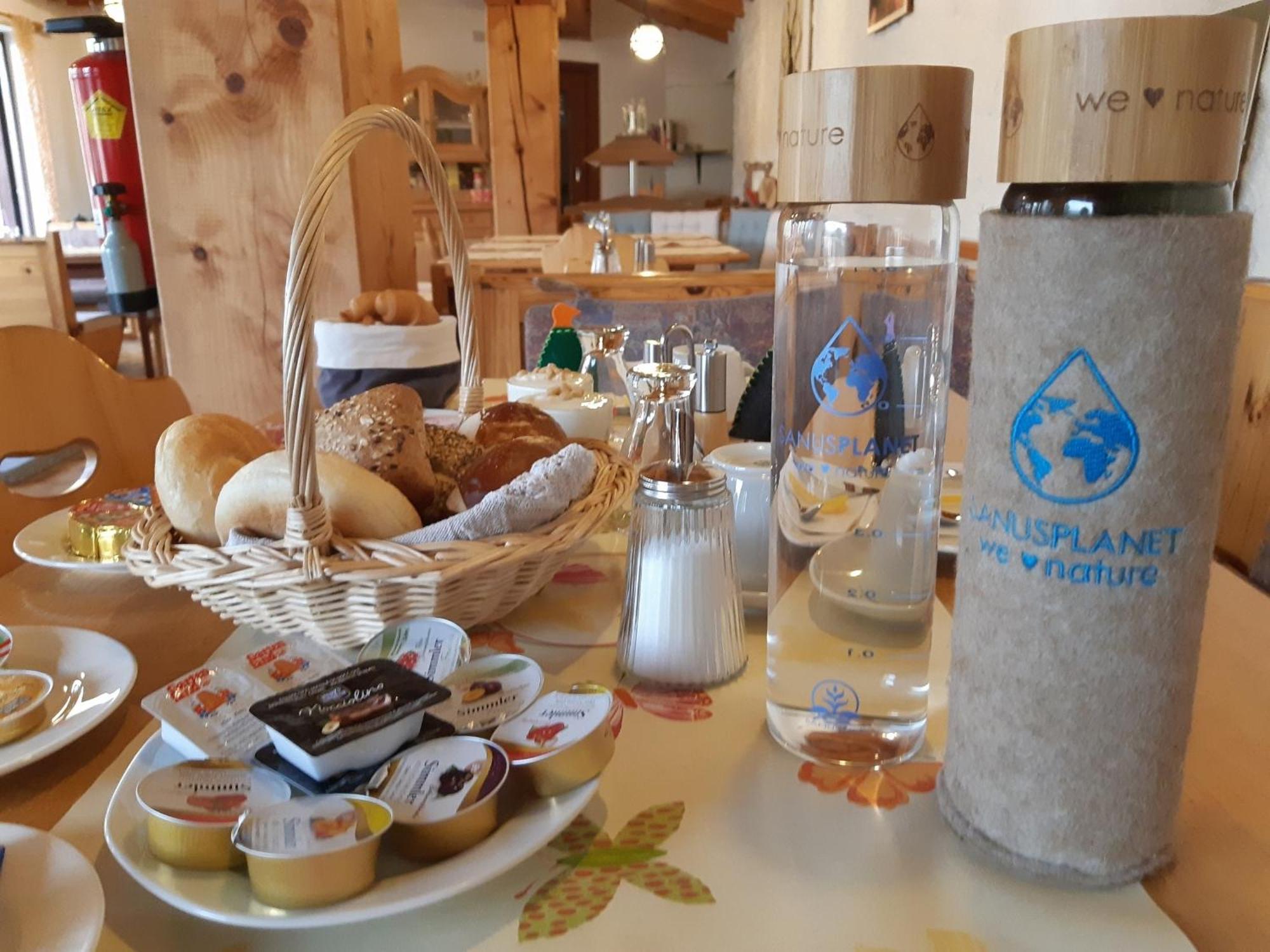 App 1 - Farbennest Mit Fruehstueck Teekueche, Sommerbergbahnen Inkl Tannheim Ngoại thất bức ảnh